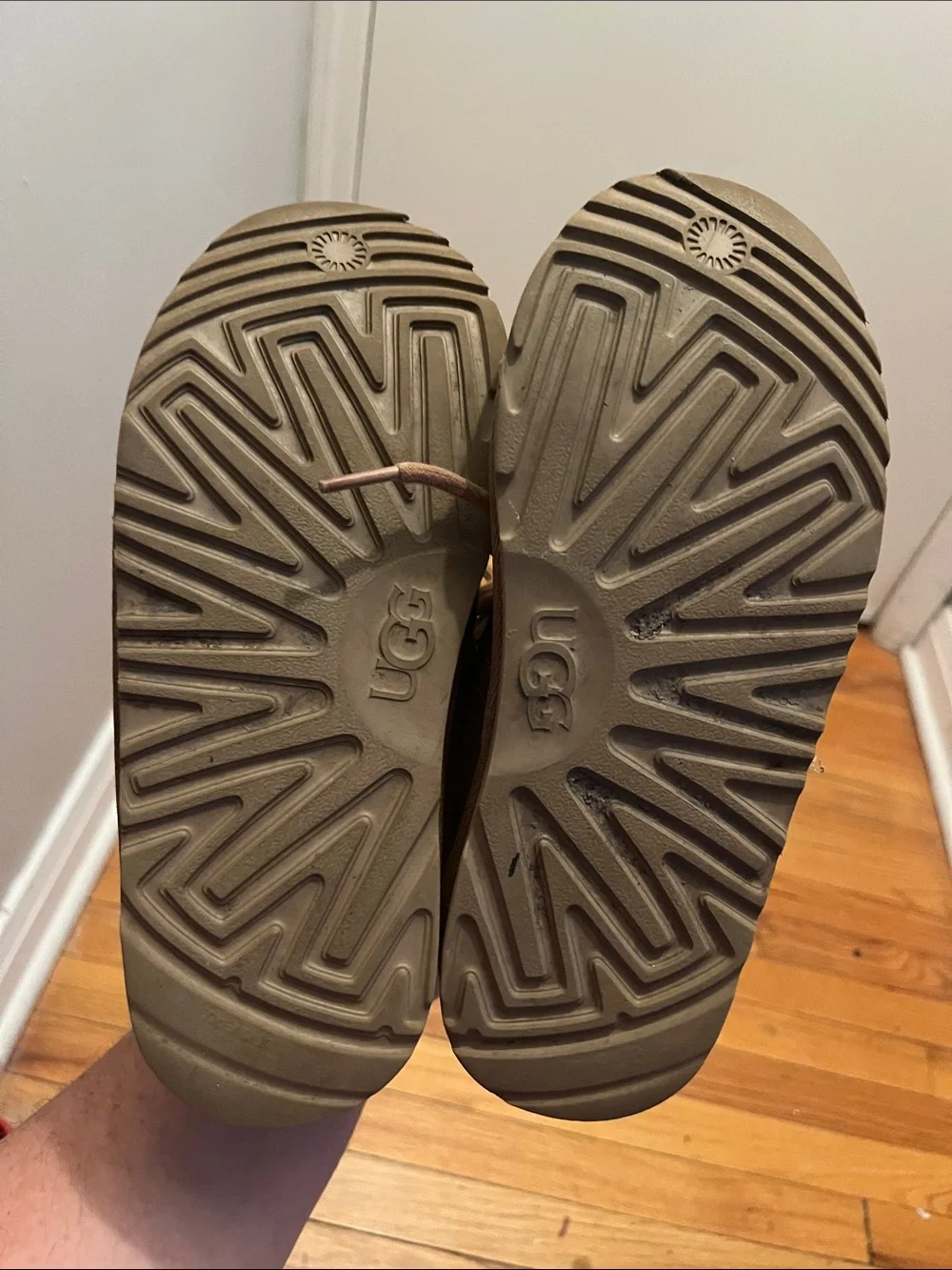 UGG Kid’s Chestnut/Tan Suede Chukka Boot